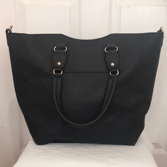 BCBG Paris purse 💕 - Picture 2 of 8